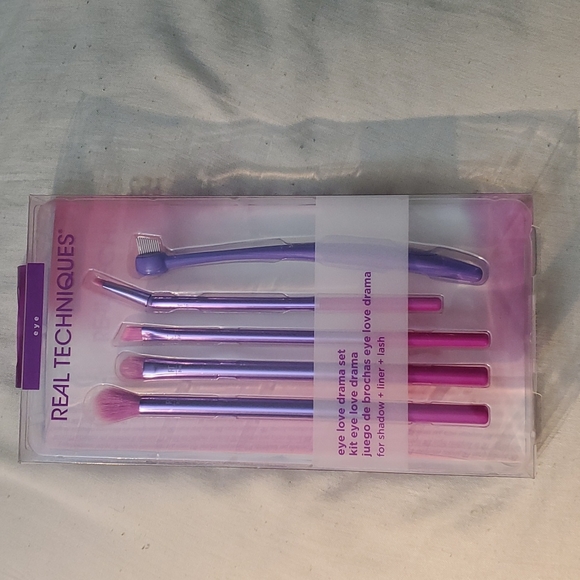Real Techniques Other - Real Techniques Eye Makeup Brushes
